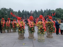 世界华人联合总会姜琳主席前往韶山纪念